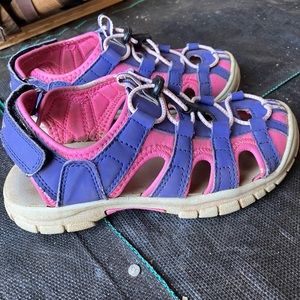 Khombu Girls Watershoes size 2